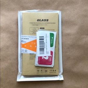 IPhone X :  “3 glass screen protectors”